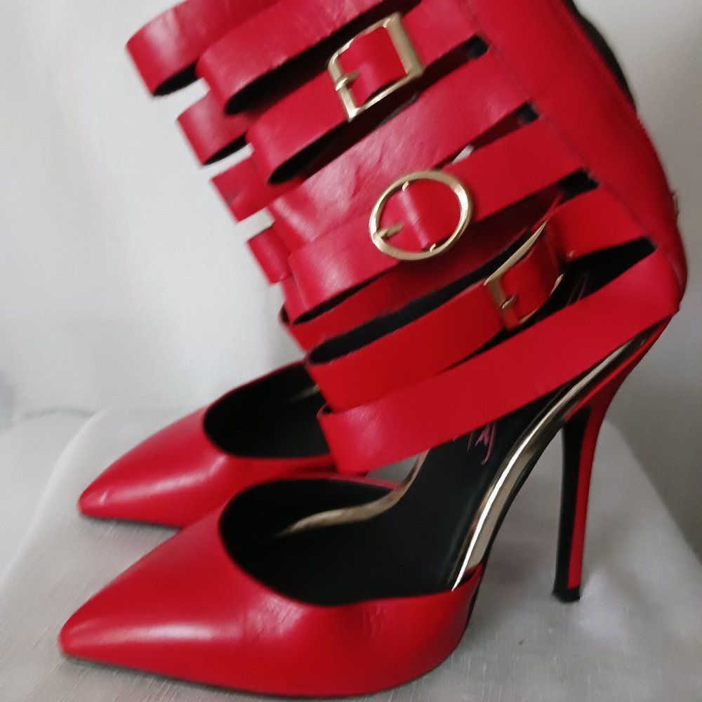 Steven Madden Red Pumps